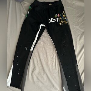 Black gallery dept, never worn. Fit true to sizs